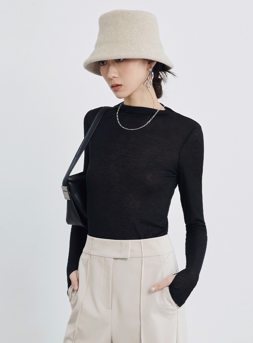 半高領舒適高彈內搭上衣